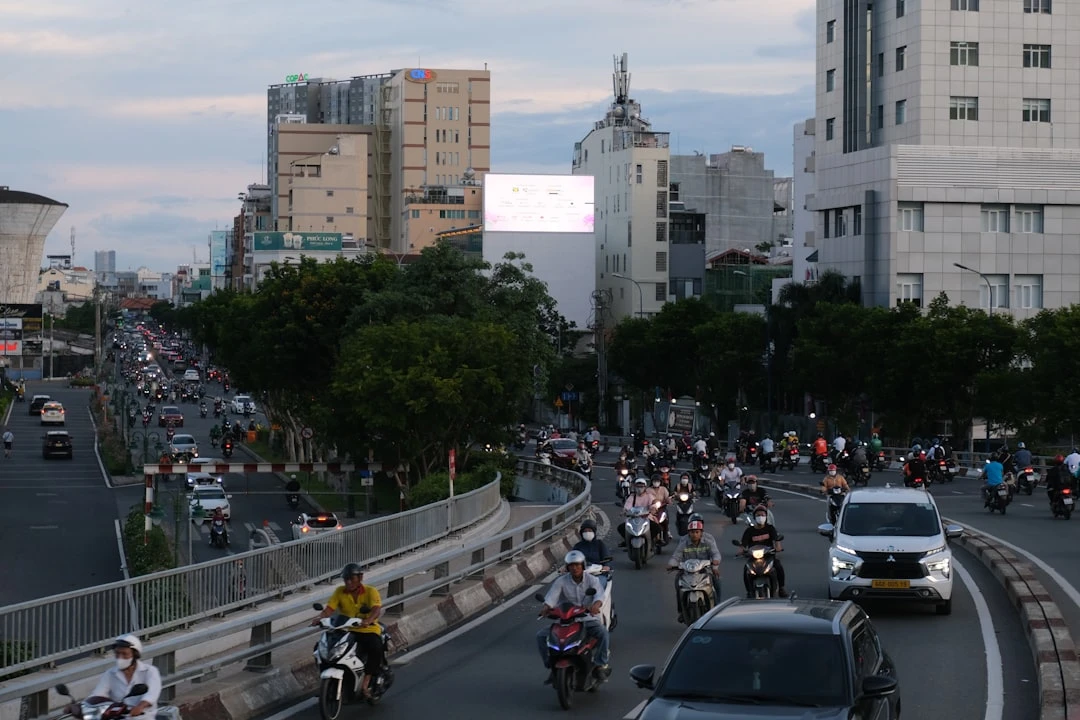 Hình ảnh giao thông đông đúc gây tắc nghẽn