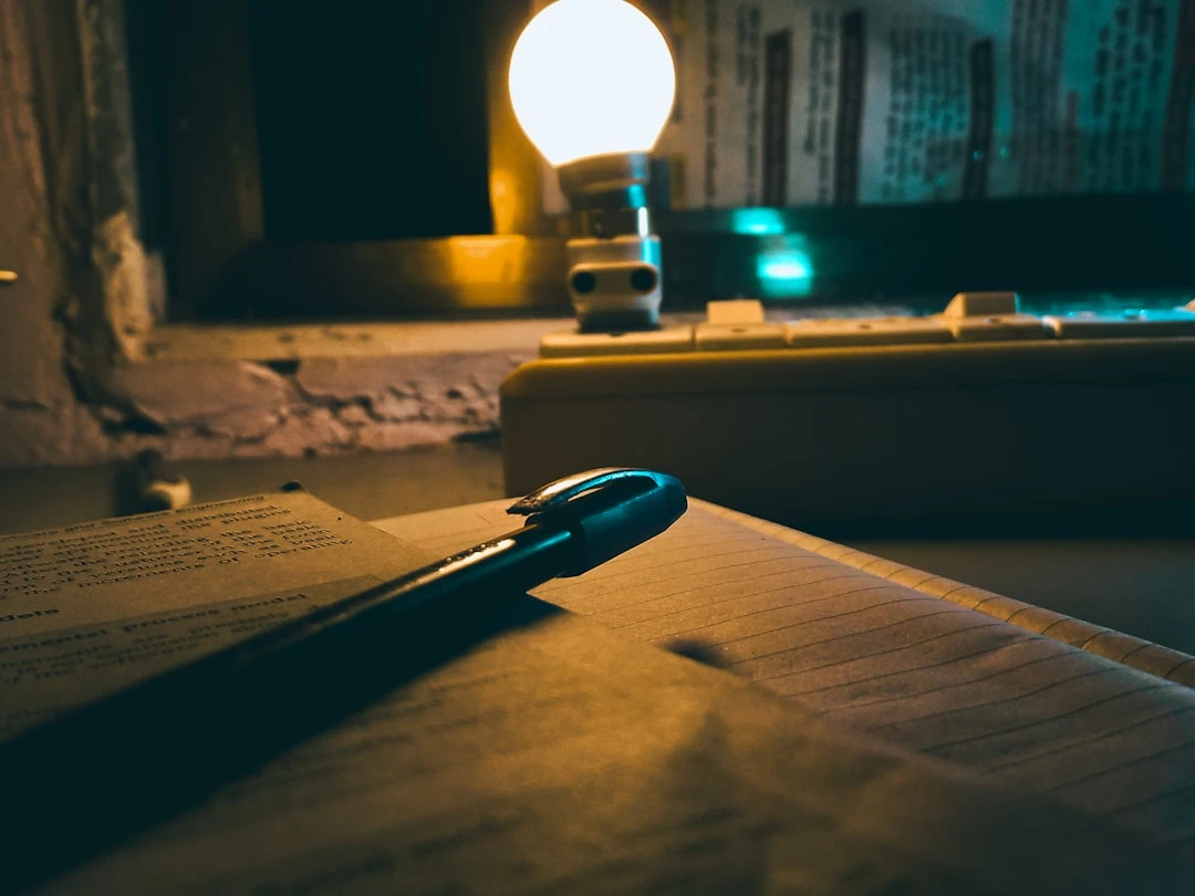 Người viết ghi chú về thách thức và cách khắc phục